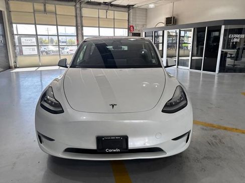 Used 2021 Tesla Model Y Long Range AWD/4WD image 2