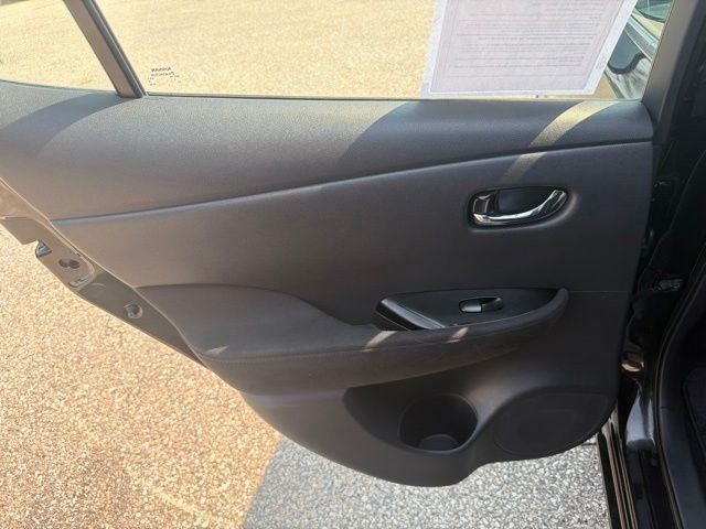 Used 2014 Nissan Leaf SV w/ Premium Package FWD image 13