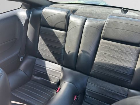 Used 2005 Ford Mustang GT Premium RWD image 14
