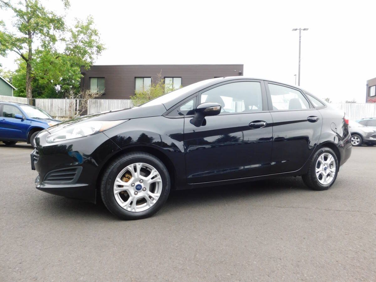 Used 2016 Ford Fiesta SE FWD image 4
