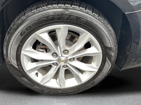 Used 2025 Chevrolet Malibu LT FWD image 18