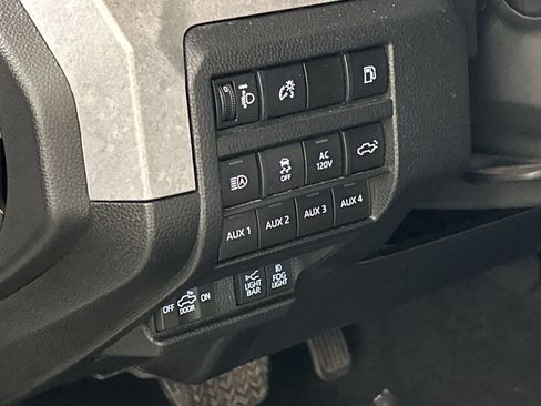 Used 2025 Toyota Tacoma 4x4 Double Cab Hybrid image 13