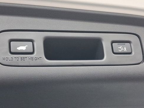 Certified 2025 Acura ADX Base image 31