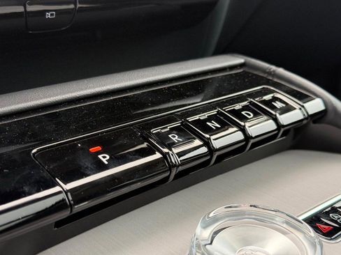 New 2025 Lincoln Navigator Reserve image 16