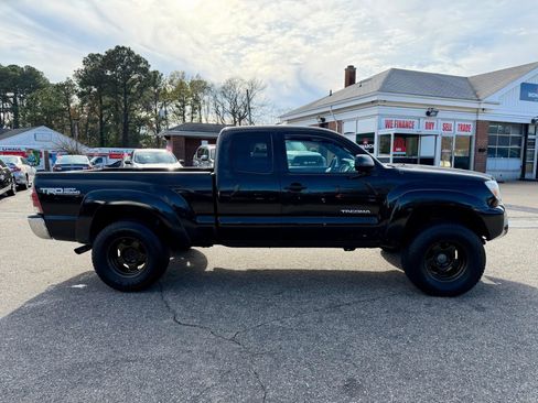 Used 2013 Toyota Tacoma 4x4 Access Cab V6 w/ TRD Off-Road Pkg image 6