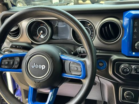 Used 2018 Jeep Wrangler Unlimited Sport AWD/4WD image 12