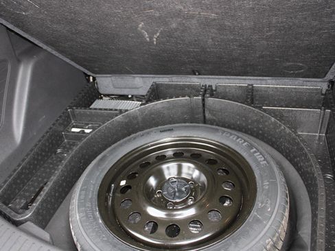 Used 2015 Ford Escape Titanium w/ Equipment Group 301A image 13