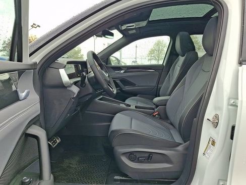 New 2026 Volkswagen Tiguan SE R-Line image 6