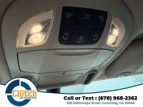 Used 2017 Chrysler Pacifica Limited FWD image 30