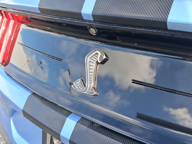 Used 2022 Ford Mustang Shelby GT500 w/ Carbon Fiber Track Pack RWD image 5