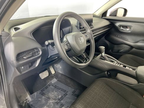 Used 2023 Honda HR-V LX image 9