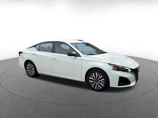 Used 2025 Nissan Altima 2.5 SV FWD video 2