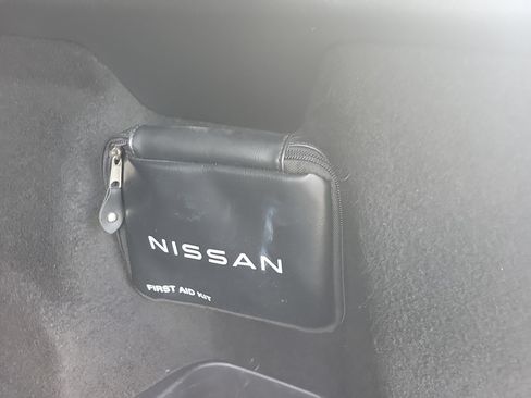 Used 2023 Nissan Rogue S AWD/4WD image 13