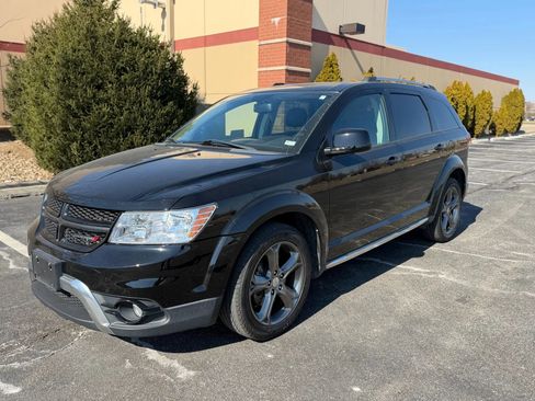 Used 2017 Dodge Journey Crossroad w/ Popular Equipment Group image 1