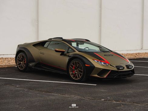 Used 2024 Lamborghini Huracan Sterrato image 25