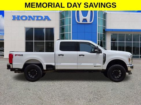Used 2024 Ford F250 XLT w/ FX4 Off-Road Package AWD/4WD image 2