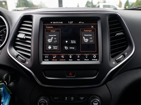 Used 2020 Jeep Cherokee Latitude w/ Quick Order Package 26F North image 15