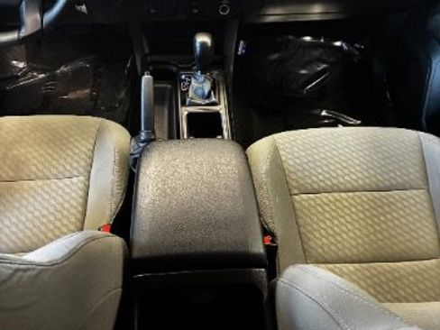 Used 2022 Toyota Tacoma SR image 27