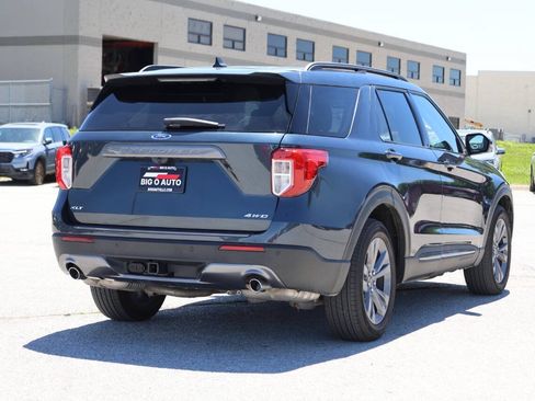 Used 2022 Ford Explorer XLT w/ Equipment Group 202A AWD/4WD image 9