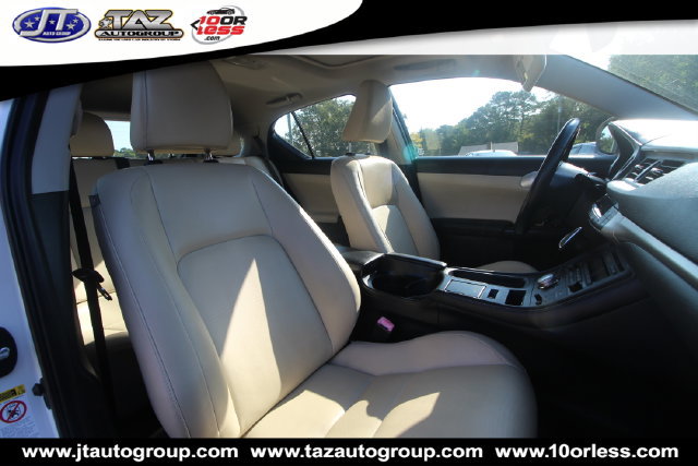 Used 2013 Lexus CT 200h w/ Premium Pkg w/Backup Camera FWD image 14