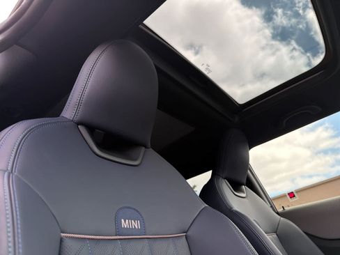 Used 2025 MINI Cooper S FWD image 17