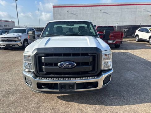 Used 2016 Ford F250 XL w/ Power Equipment Group RWD image 2