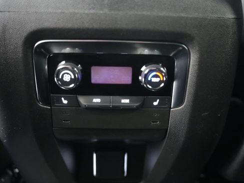 Used 2025 Chevrolet Tahoe Premier AWD/4WD image 17