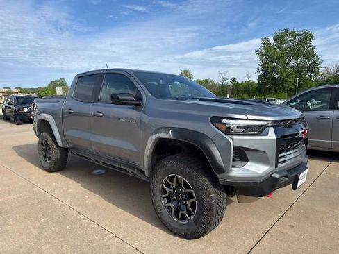 Used 2026 Chevrolet Colorado ZR2 w/ Technology Package AWD/4WD image 1