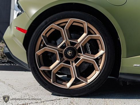 Used 2023 Lamborghini Huracan Tecnica image 37