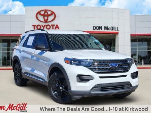 Used 2022 Ford Explorer XLT image 1