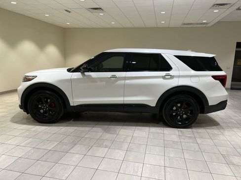 Used 2022 Ford Explorer ST w/ Equipment Group 401A AWD/4WD image 2