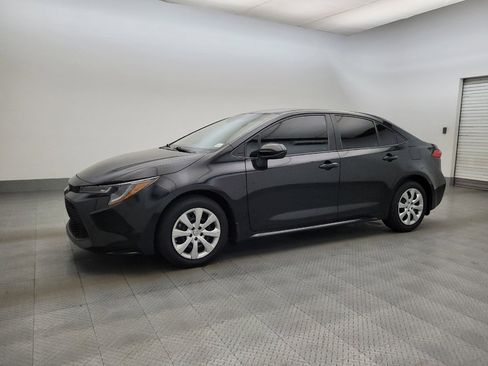 Used 2021 Toyota Corolla LE image 2