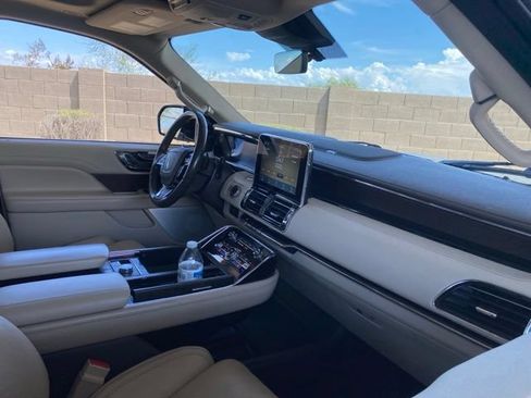 Used 2021 Lincoln Navigator L Reserve w/ Luxury Package AWD/4WD image 5