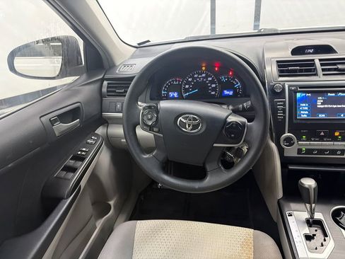 Used 2012 Toyota Camry LE image 21