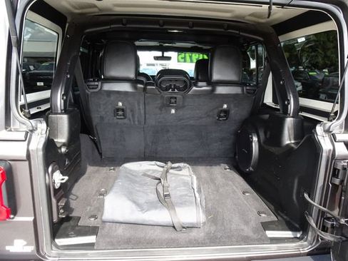 Used 2018 Jeep Wrangler Unlimited Sahara image 27