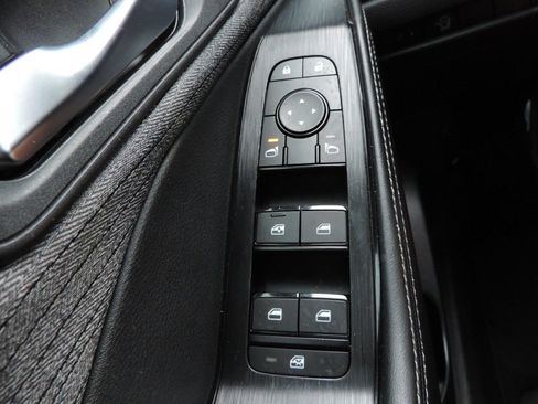 Certified 2023 Nissan Rogue SV FWD image 25
