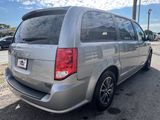 Used 2018 Dodge Grand Caravan SE image 5