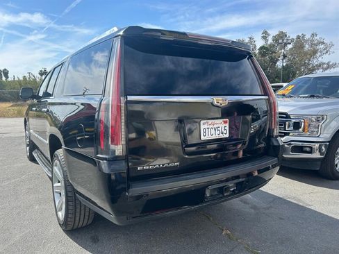 Used 2016 Cadillac Escalade ESV Luxury image 8
