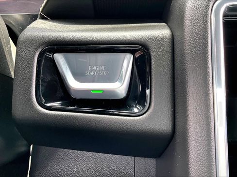 Used 2025 GMC Yukon Elevation RWD image 35