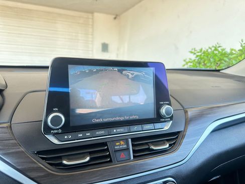 Used 2024 Nissan Altima 2.5 SV image 17