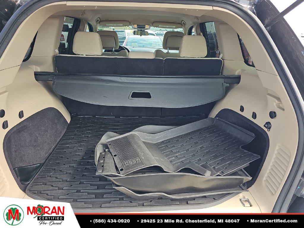 Used 2020 Jeep Grand Cherokee Laredo AWD/4WD image 6