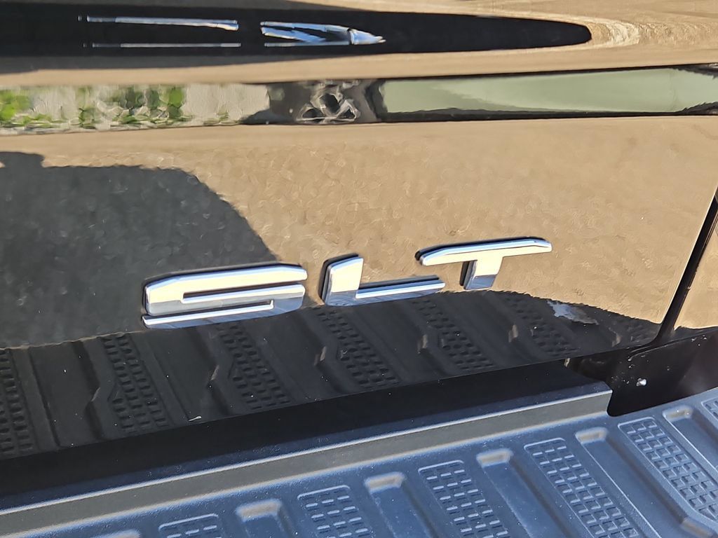Used 2020 GMC Sierra 1500 SLT w/ SLT Premium Plus Package AWD/4WD image 7