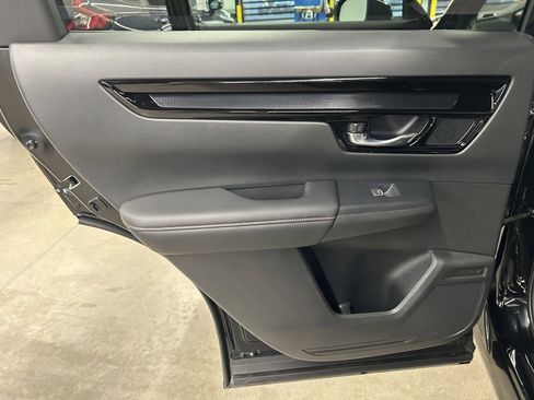 Used 2025 Honda CR-V Sport Touring image 21