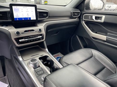 Used 2022 Ford Explorer XLT w/ Equipment Group 202A image 20