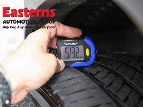 Used 2024 Jeep Grand Cherokee Laredo AWD/4WD image 27