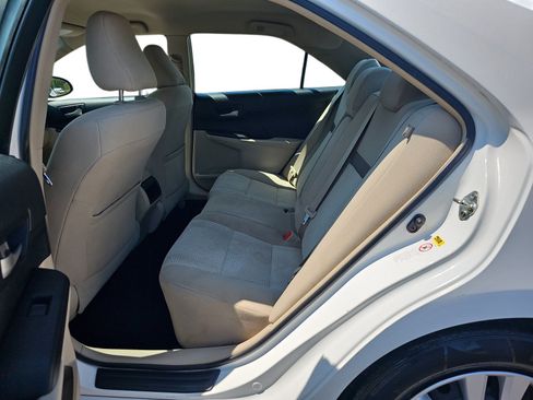 Used 2014 Toyota Camry LE FWD image 11