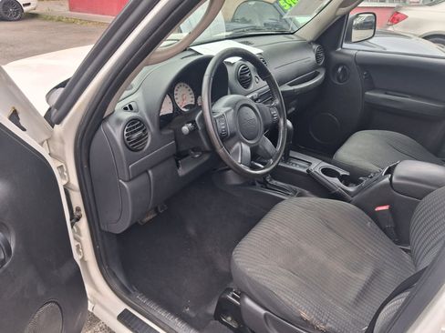 Used 2004 Jeep Liberty Sport w/ PWR Convenience Group AWD/4WD image 8