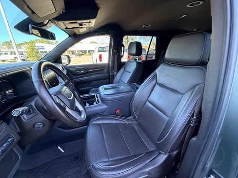 Used 2023 GMC Yukon Denali image 12