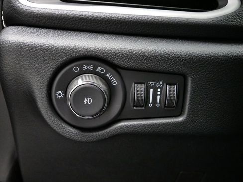 New 2026 Chrysler Pacifica Select AWD/4WD image 23