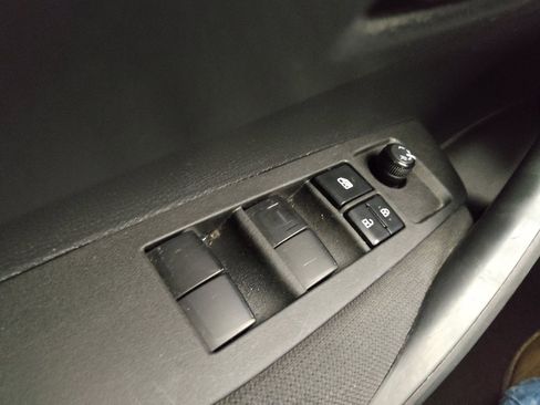 Used 2022 Toyota Corolla LE image 27